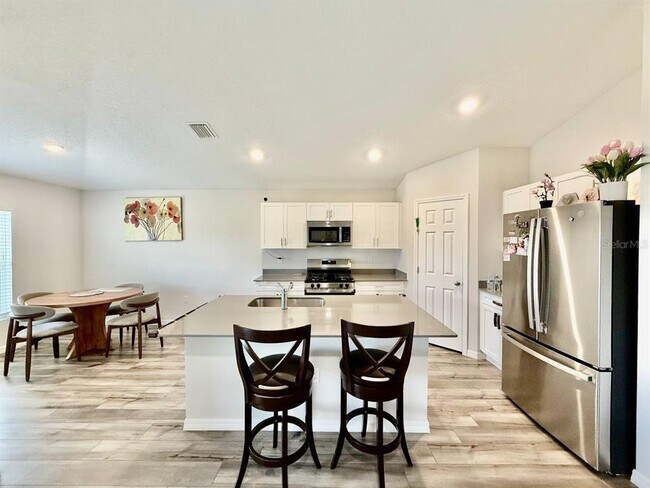 Building Photo - 14841 Sterling Spur Ave