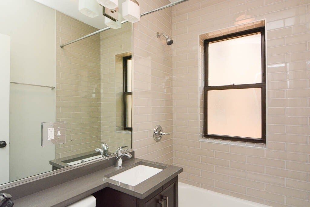 Building Photo - 436 W Belden