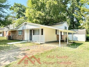 Building Photo - 2452 Debby Dr