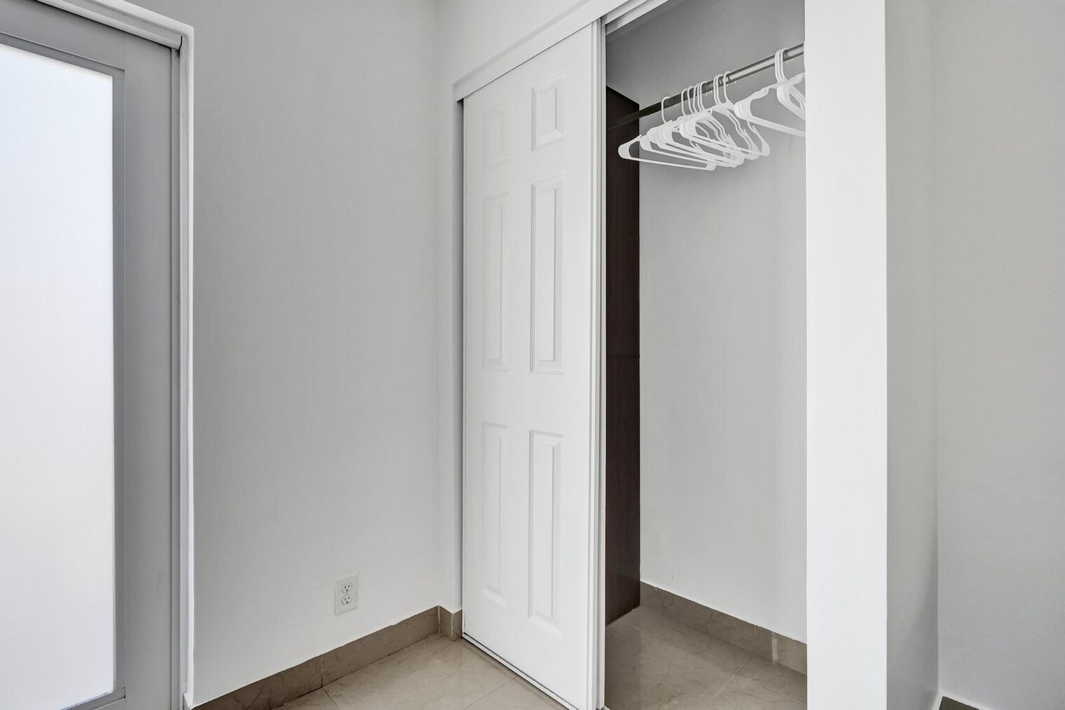 Building Photo - 905 N Federal Hwy