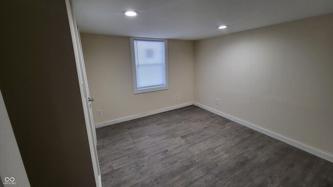 Building Photo - 1604 W 11th St