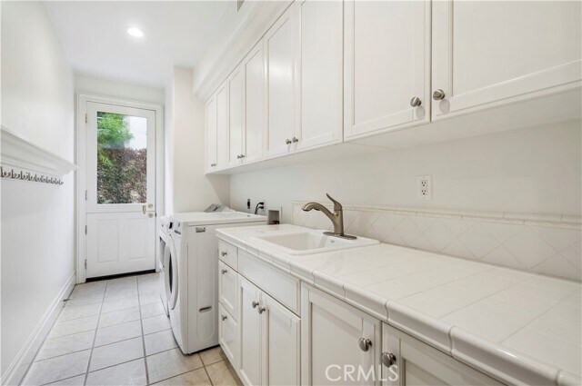 Building Photo - 15 Jupiter Hills Dr