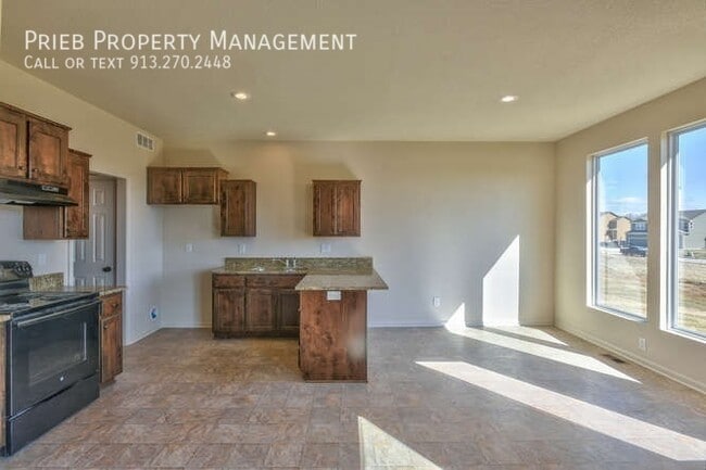 Building Photo - 214 N Ferrel St