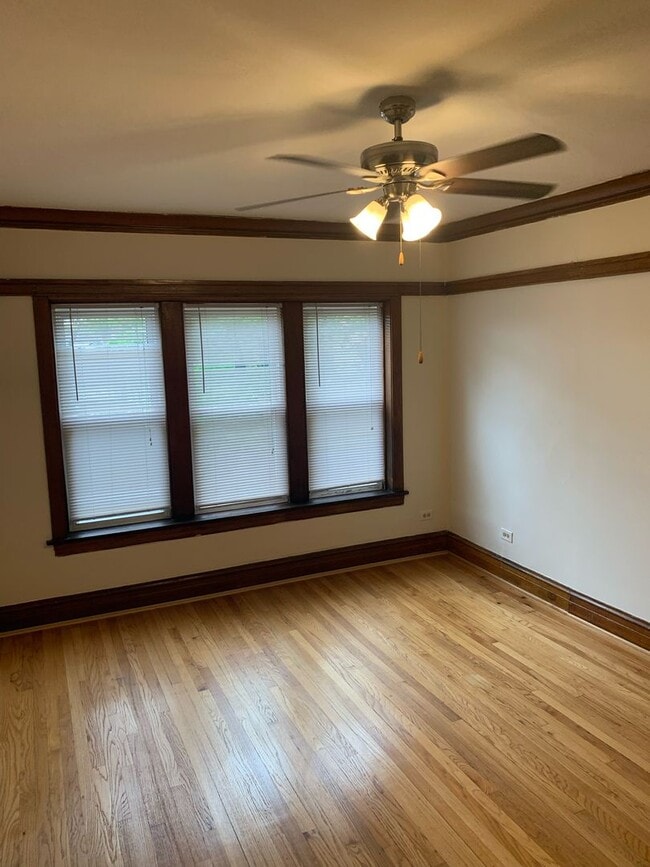 Building Photo - 4018 W Cortland St