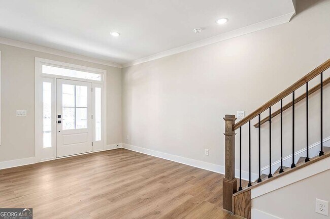 Building Photo - 152 Palm St