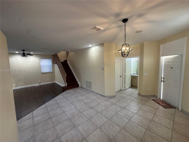 Building Photo - 6839 NW 69th Ct