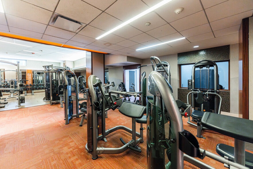 Building Photo - 400 E Randolph St