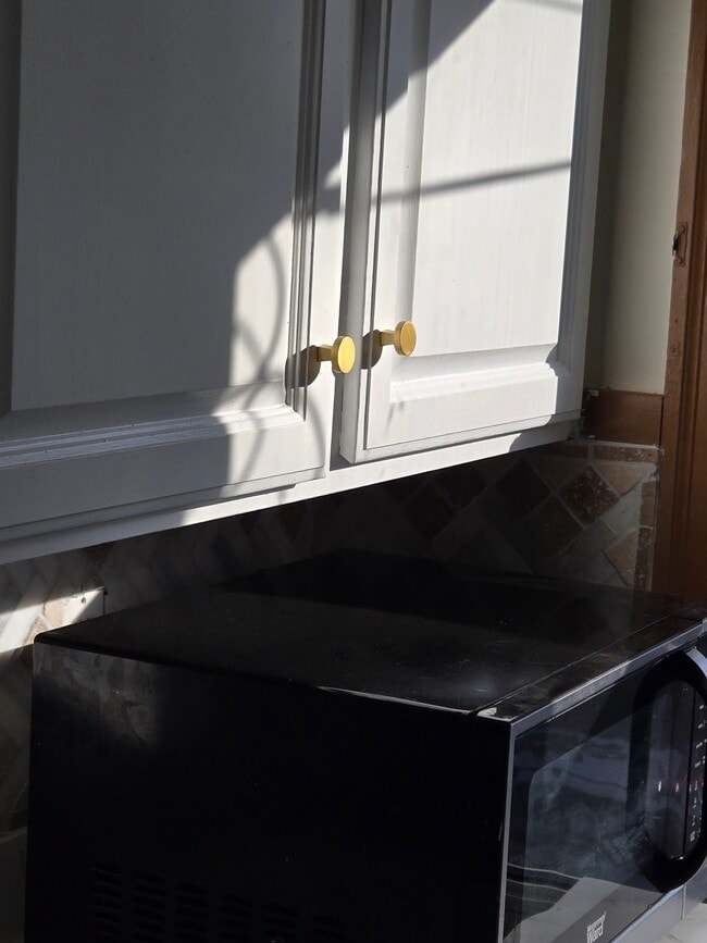 Building Photo - 2445 Brookwood St