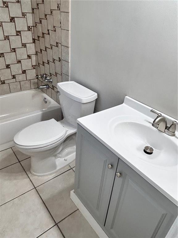 Building Photo - 4577 Emerald Dr E