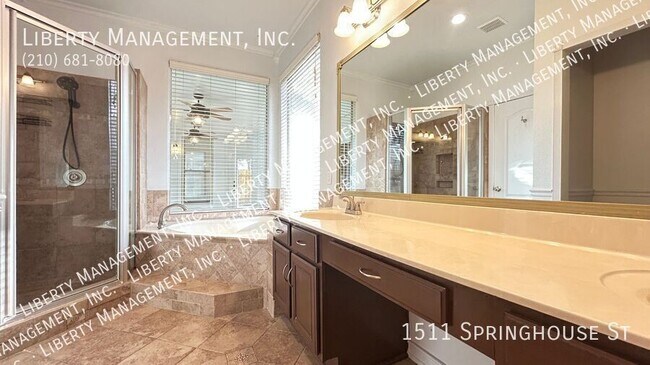 Building Photo - 1511 Springhouse St