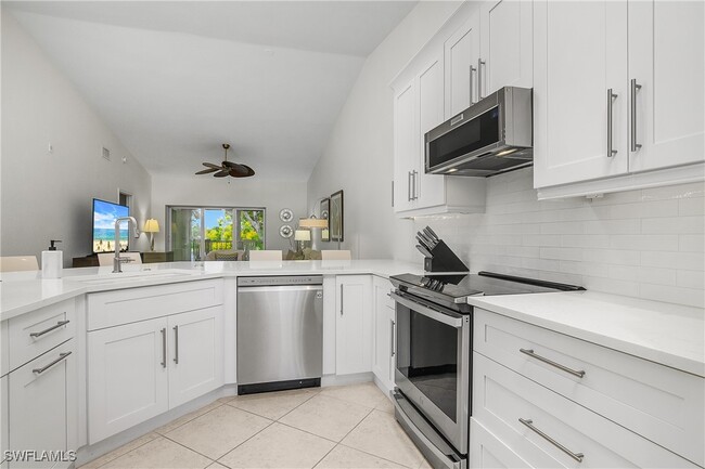 Building Photo - 853 Tanbark Dr