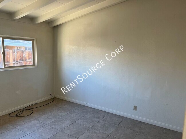 Building Photo - 2 Bedroom Single Story Duplex for Rent in ...