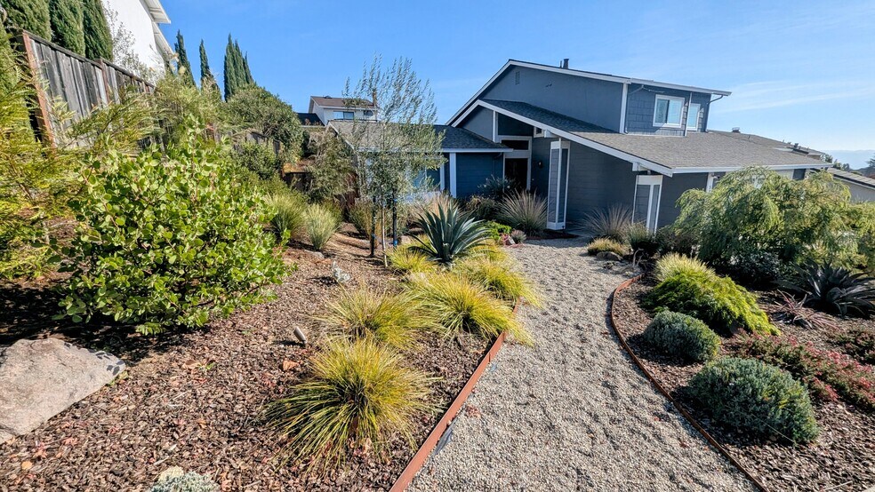 Building Photo - 5977 Skyfarm Dr