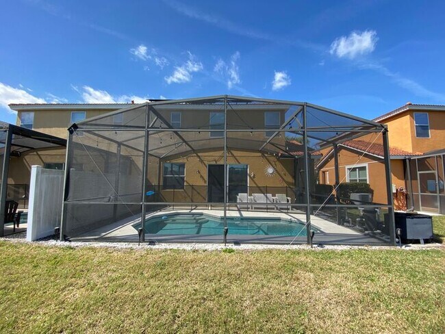 Building Photo - 541 Las Fuentes Dr