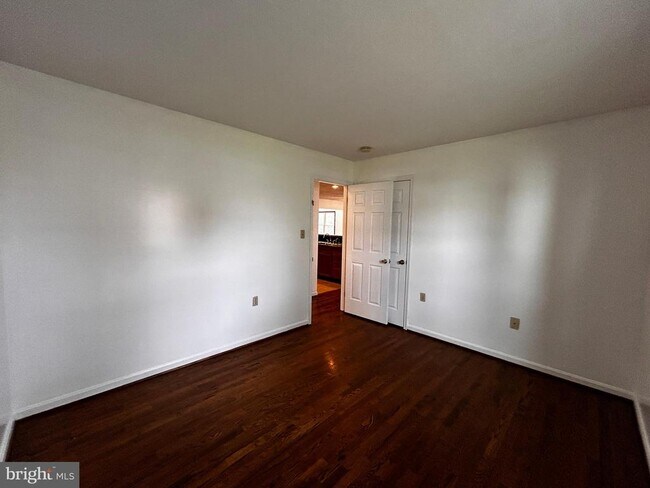 Building Photo - 123 Meadowbrooke Pl