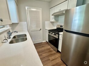 Building Photo - 3411 Dolphin Dr
