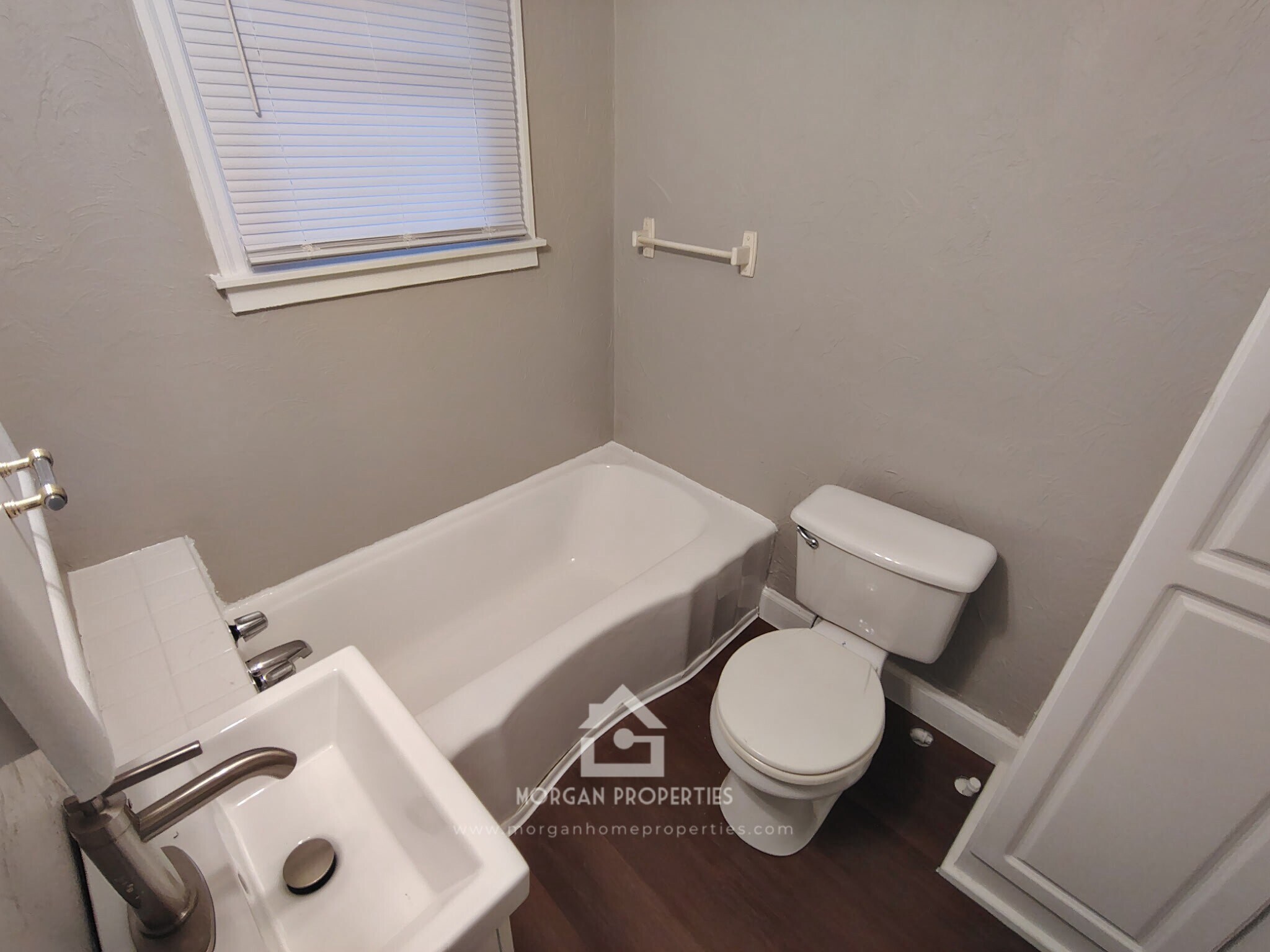 Building Photo - 412 N Lincoln Ave