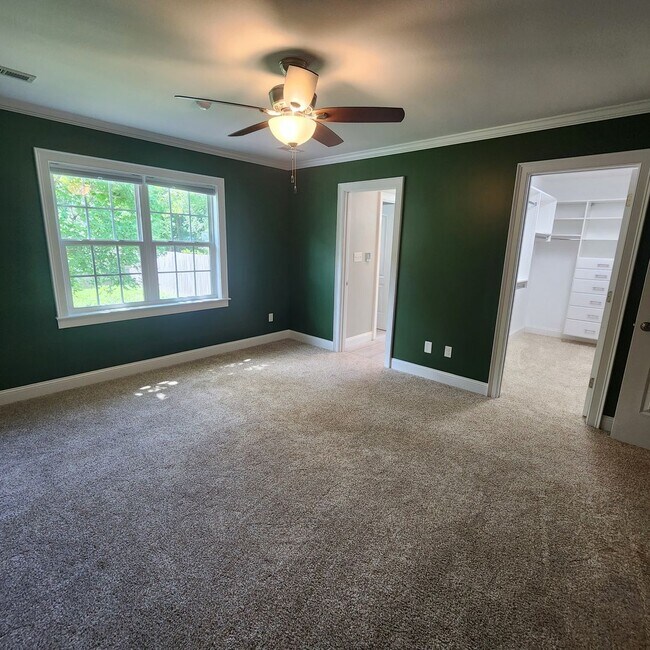 Building Photo - 115 Blue Bird Ln