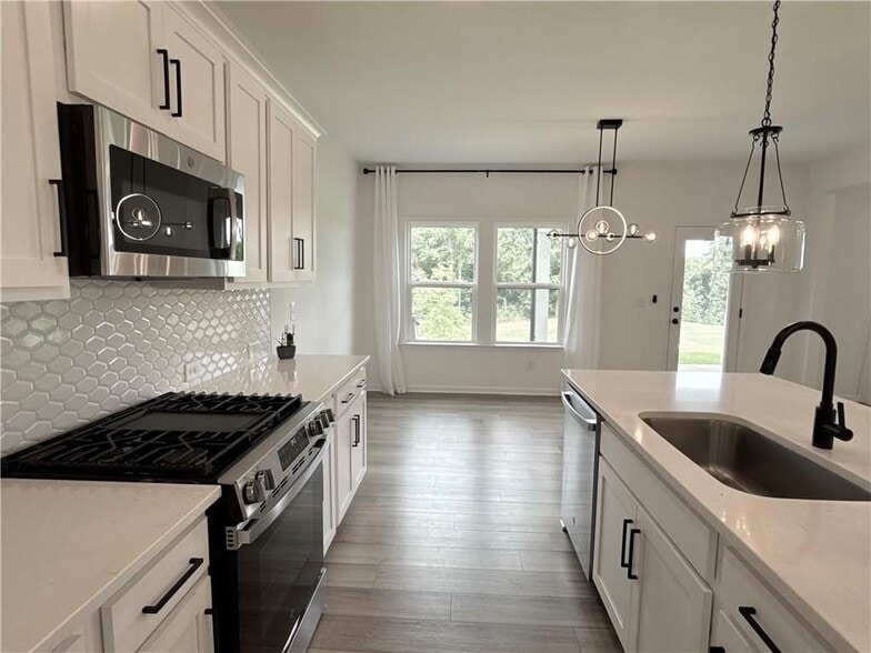 Building Photo - 207 Foxhill Dr