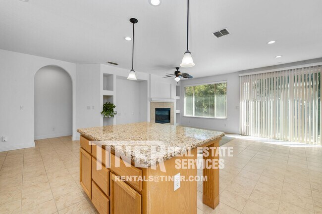 Building Photo - 12236 Habitat Way