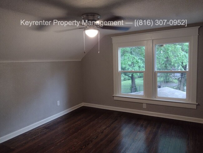 Building Photo - 1419 S Willow Ave