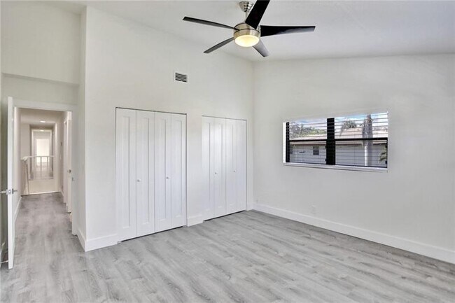 Building Photo - 4300 S Ocean Blvd