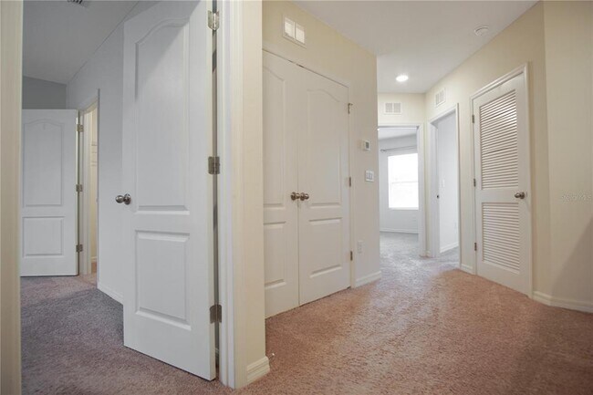 Building Photo - 467 Arbor Lakes Dr