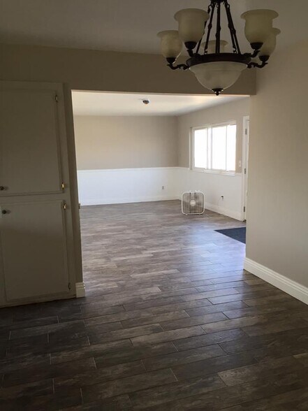 Sunroom - 1630 Ionian St