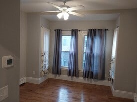 Building Photo - 565 Salem St