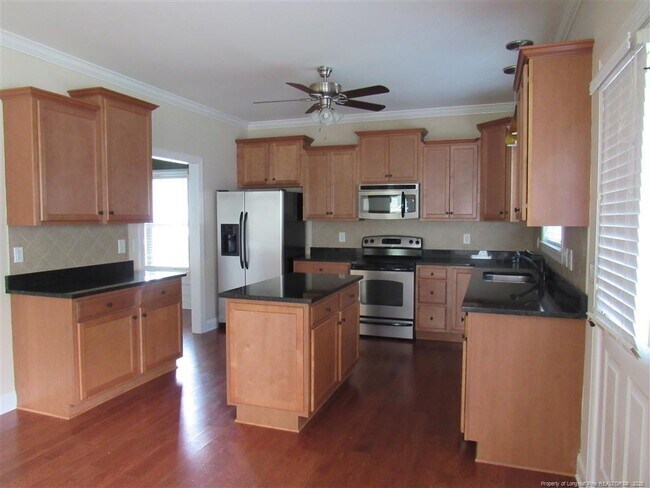 Building Photo - 7260 Sandcastle Ln