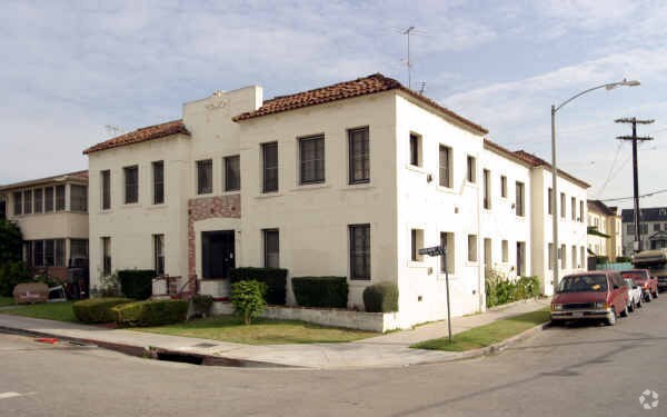 Building Photo - 112 N Edgemont St