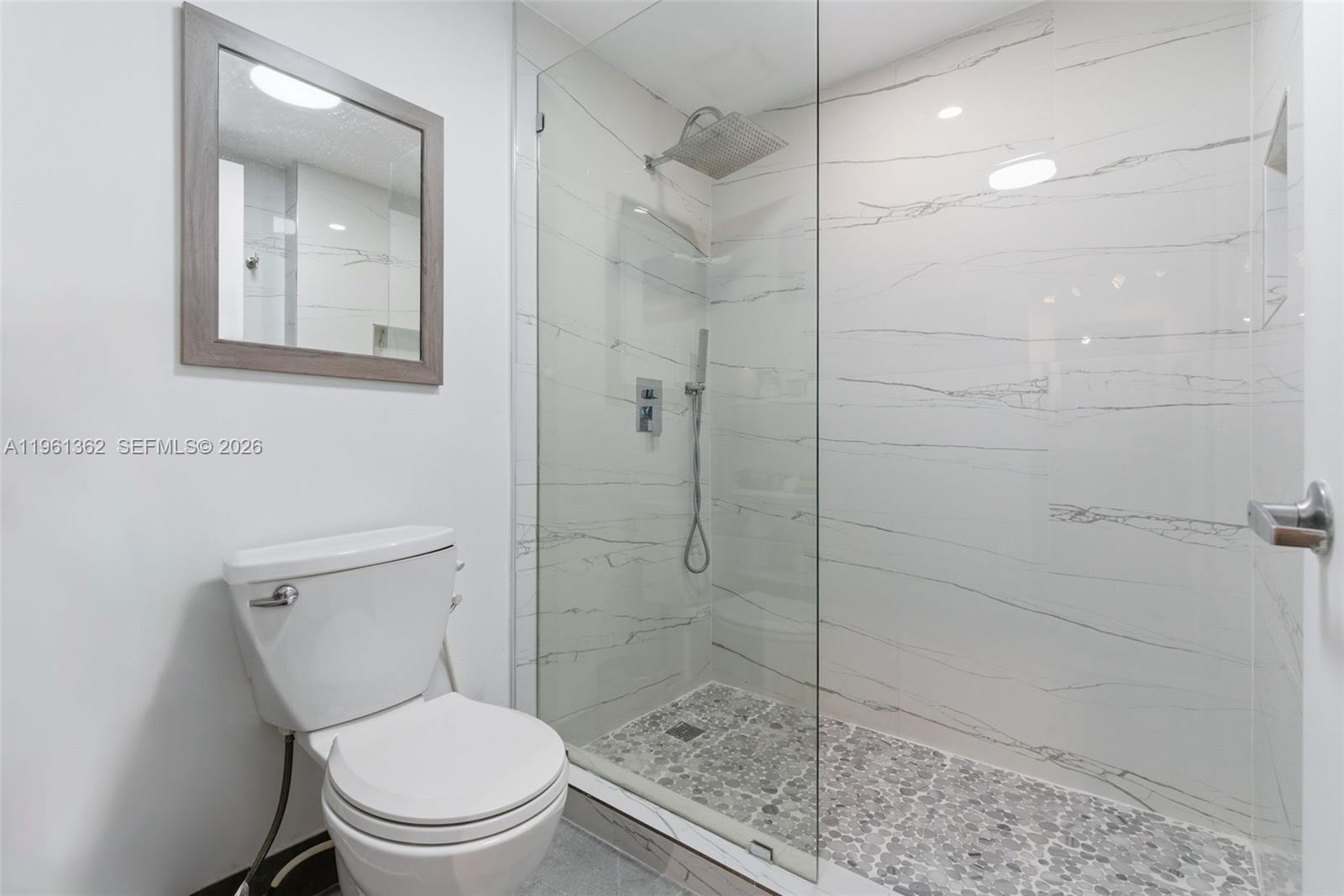 Building Photo - 690 SW 1st Ct