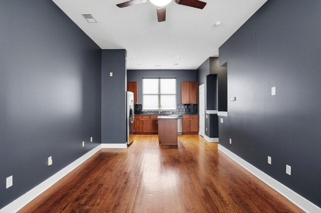 Building Photo - Modern Multi-Level 2BR Retreat with Garage Near Uptown Charlotte