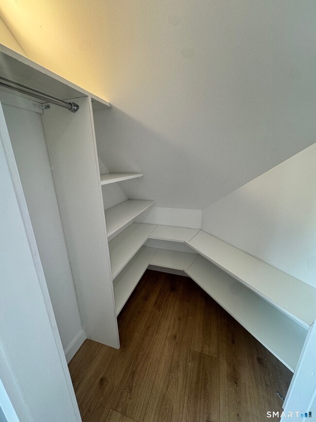 Building Photo - 417 Poplar St