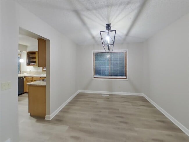 Building Photo - 13537 Dellwood Ct