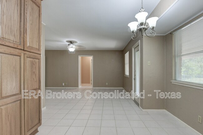 Building Photo - 3214 Leyte St