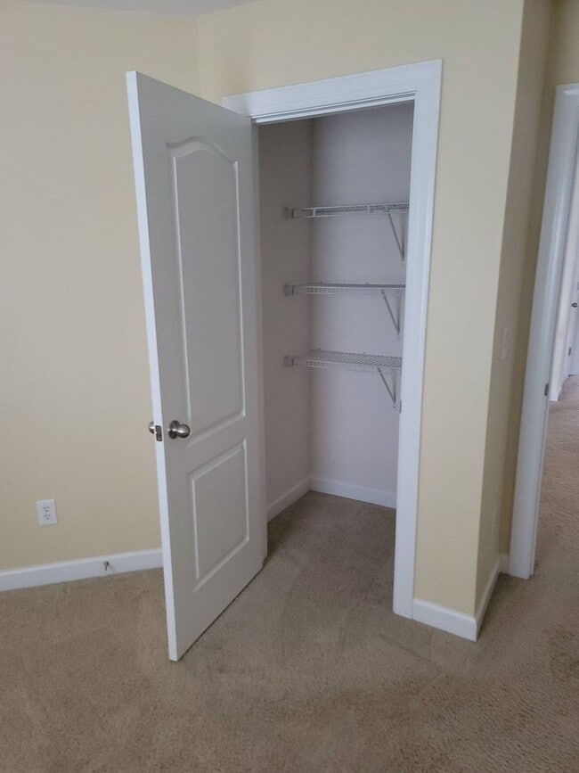 Building Photo - Nice Townhome off Providence Rd/485 South