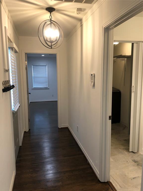 Building Photo - 1402 Chamboard Ln