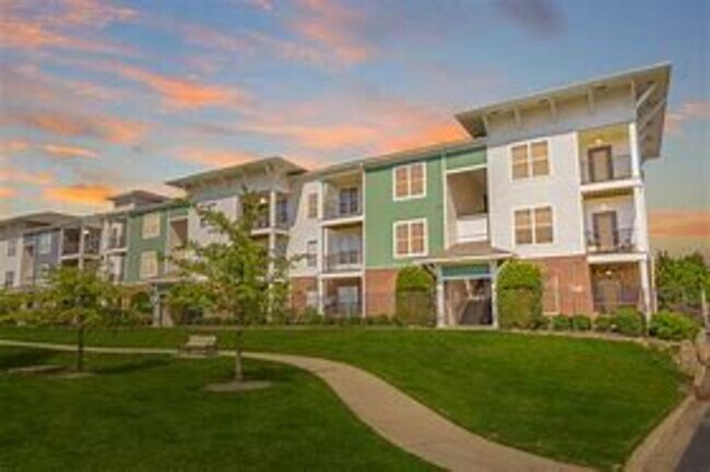 Building Photo - 286 Island Dr