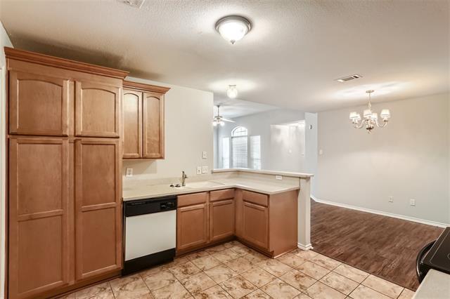 Building Photo - 704 Ashbrook Dr