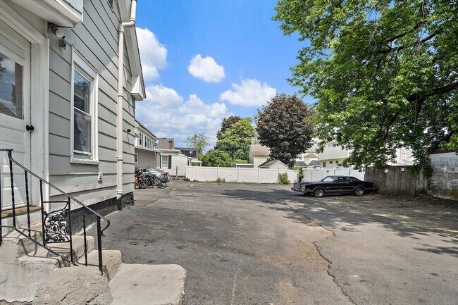 Primary Photo - 38 London St