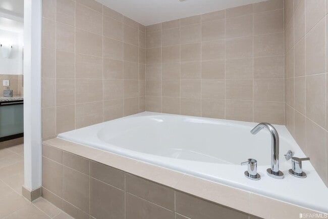 Building Photo - 200 Brannan St