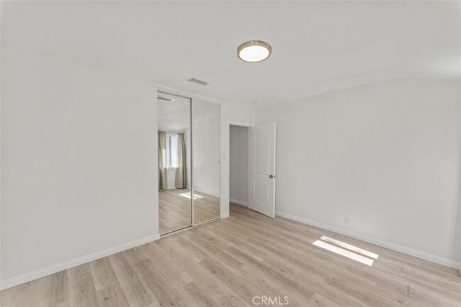 Building Photo - 14722 Strathern St