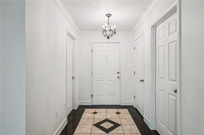 Building Photo - 25316 Plantation Dr NE