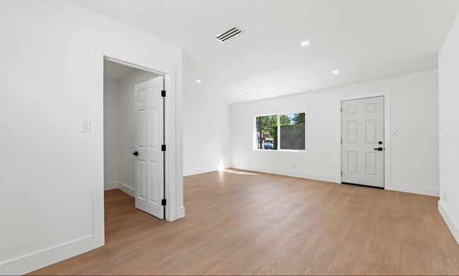 Building Photo - 7827 Hesperia Ave