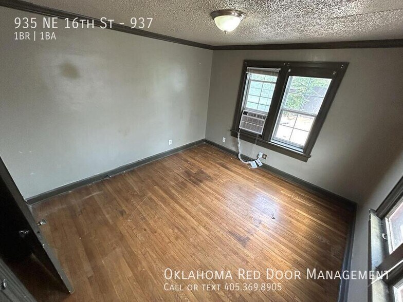 Building Photo - 935 NE 16th St