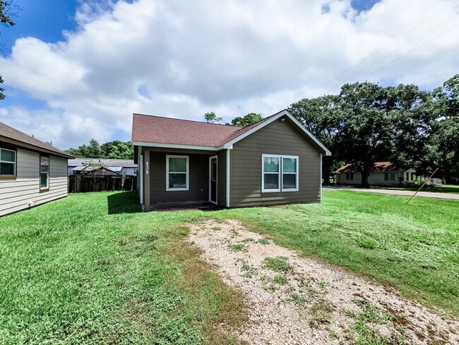 Building Photo - 438 Spence Ln