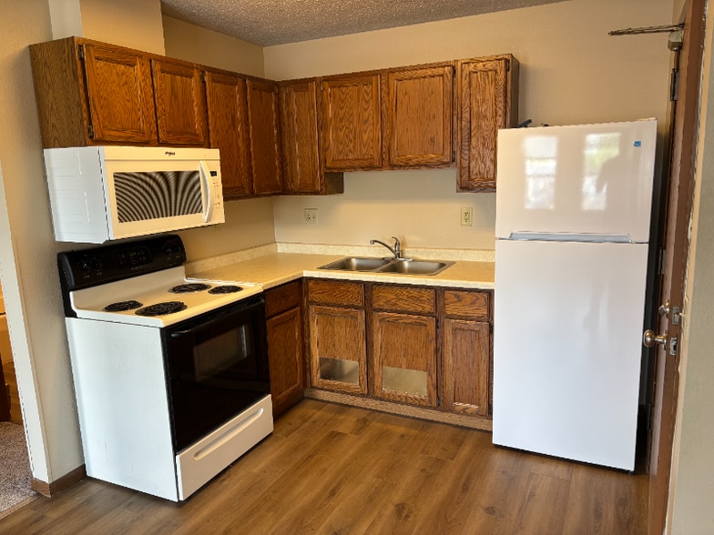 Primary Photo - 950 49th Ave