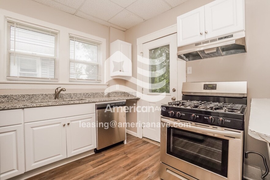 Building Photo - 586 Johnston Ct