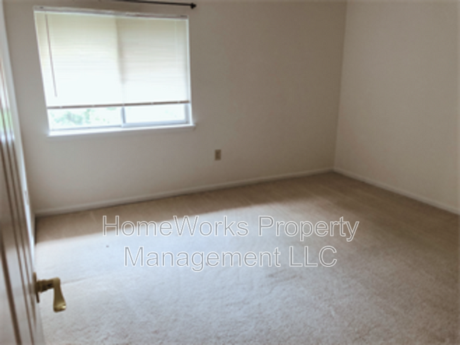 Building Photo - 3800 Meghan Dr